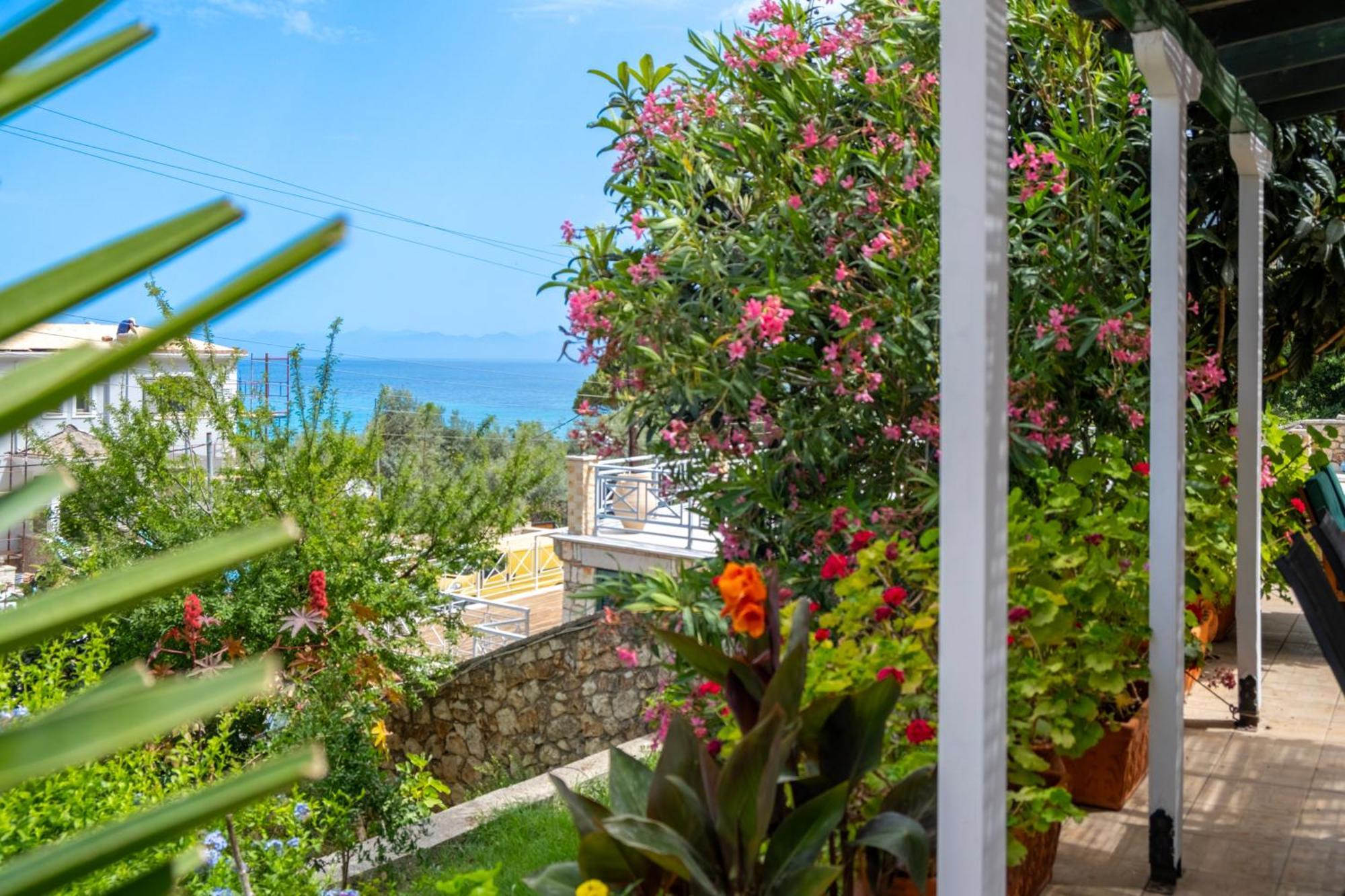 Theasea House Apartment Agios Nikitas Exterior photo